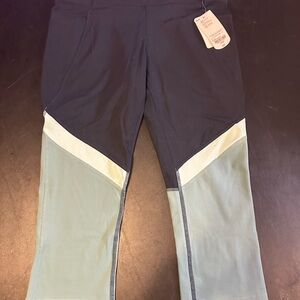 Xersion Dark Blue and Light Green Capri Leggings